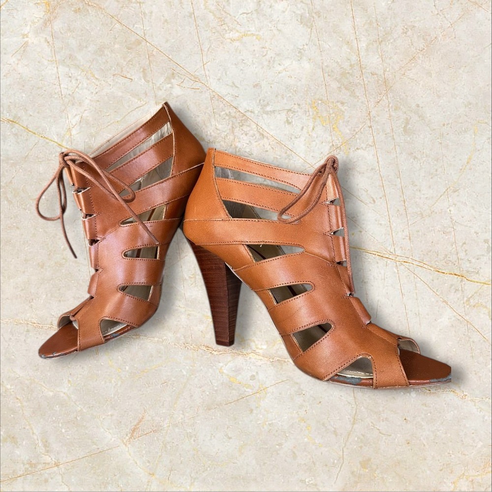 BCBGeneration PL Giles Leather Lace Up Bootie Heels Camel Women's Size 9B/39
